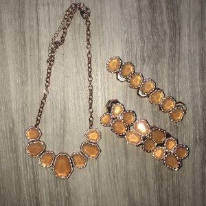 Necklace & bracelet set
